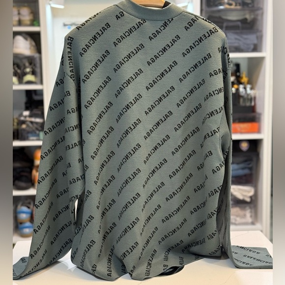 Balenciaga Gray Logo Cardigan - New with tag size 3 / XL - Picture 2 of 6